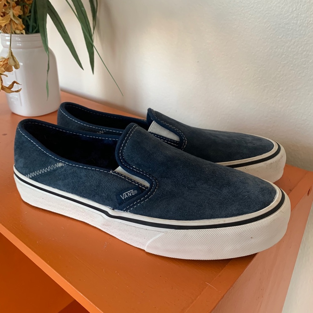 Slip on suede navy blue VANS sneaker